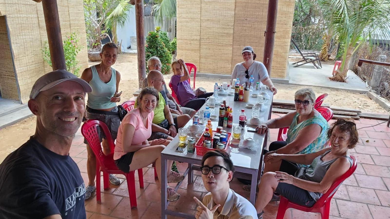 Bentrestay Giong Tu Dien Buitenkant foto